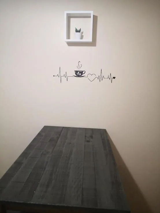 Un Lit Double Dans Une Chambre Dans Un Appartement De 3 Chambres En Colocation A Proximite Du Centre Ville تولون فرنسا
